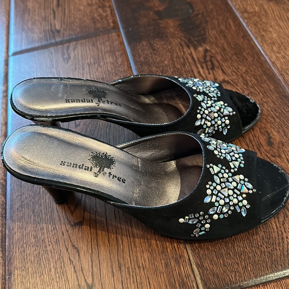 Women’s Beaded Evening Slides - Picture 2 of 7